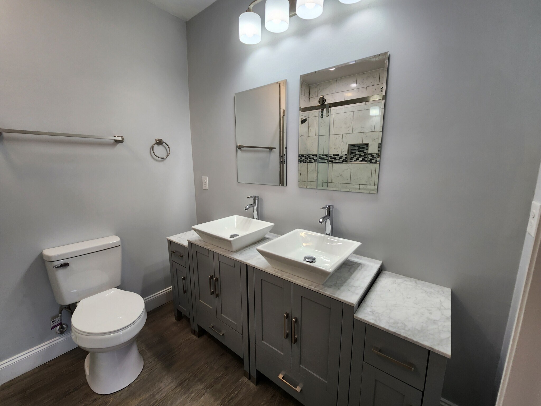 Master bathroom - 629 Central Ave