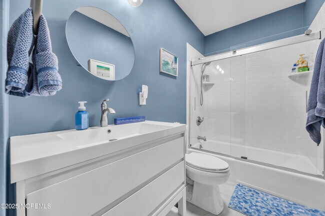 Building Photo - 93 White St