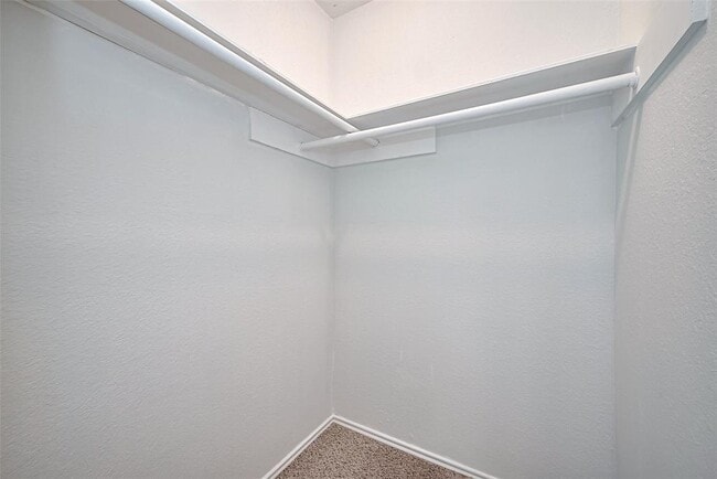 Building Photo - 2339 Loyanne Dr