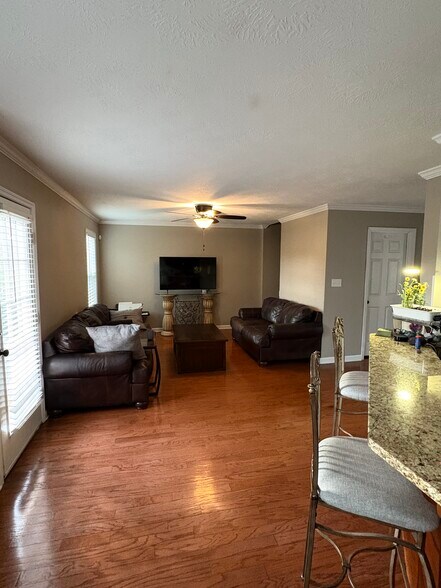Building Photo - 3957 High Chaparral Dr