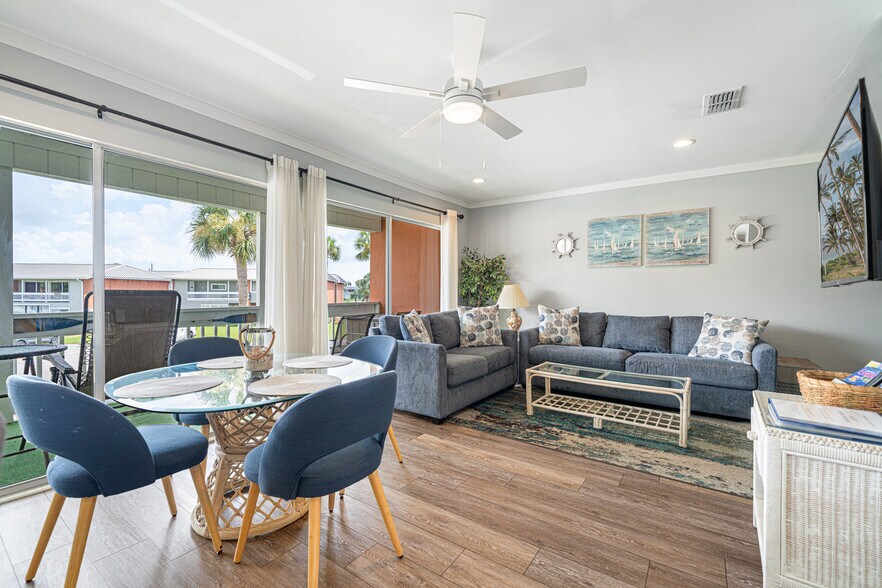 Building Photo - 4000 Gulf Terrace Dr