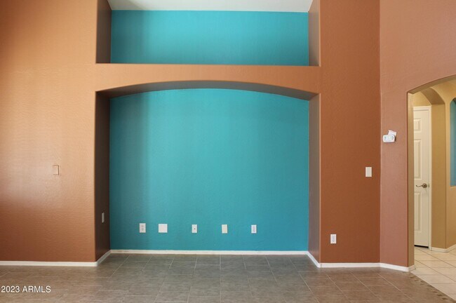 Building Photo - 17839 W Crocus Dr