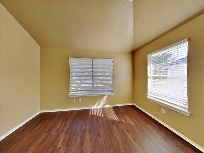 Building Photo - 149 Bristol Bend Ln