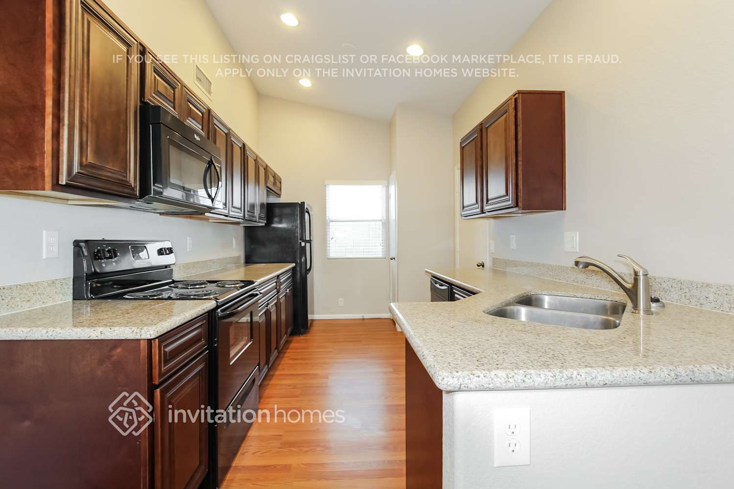 Building Photo - 8931 W Fullam St