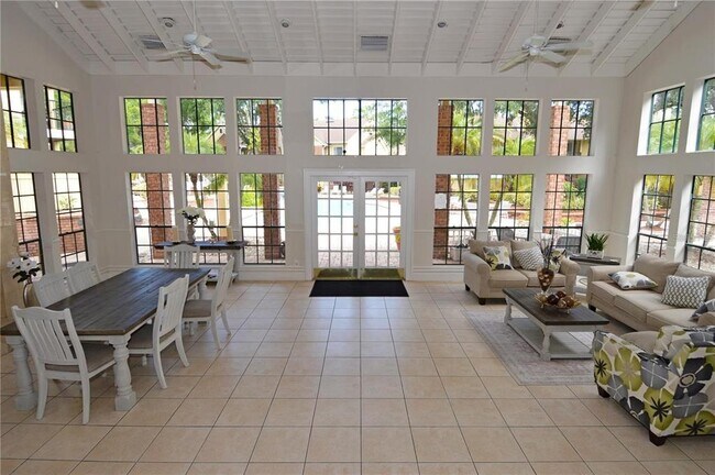 Building Photo - 8643 Mallard Reserve Dr