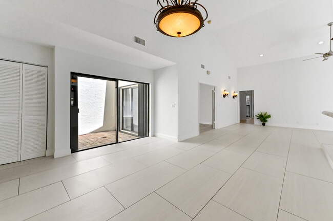 Building Photo - 21757 Contado Rd