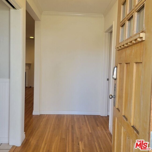 Building Photo - 2781 N Bellflower Blvd