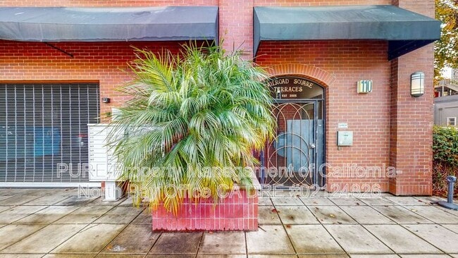 Building Photo - 110 5th St