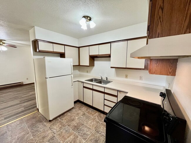 Interior Photo - 806 S State Street