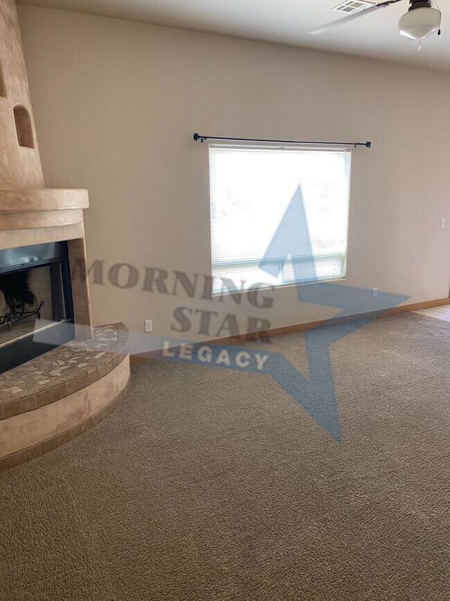 Building Photo - Southwestern Beauty- Excellent location