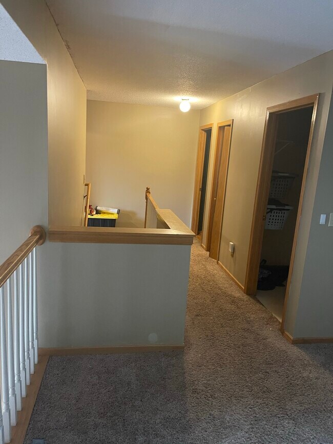 Building Photo - 1708 Pebble Ter