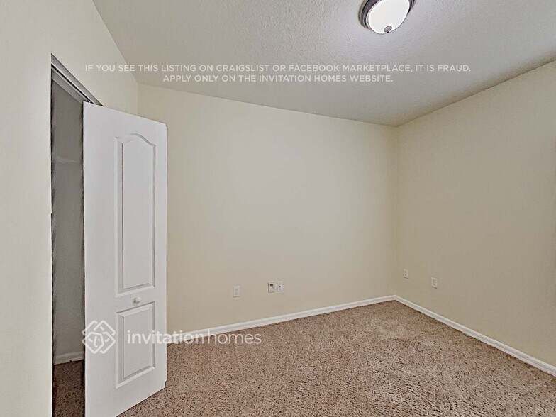 Building Photo - 4531 MacKenzie Way