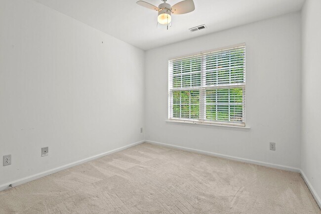 Building Photo - Hope Valley Farms Townhouse