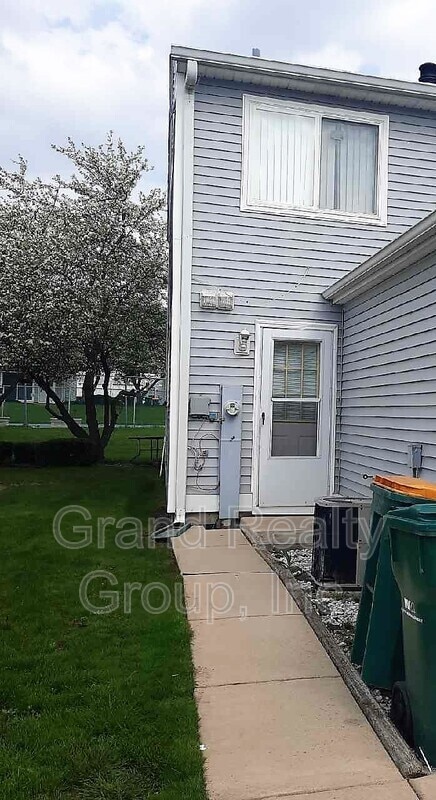 Building Photo - 337 Meadow Green Ln