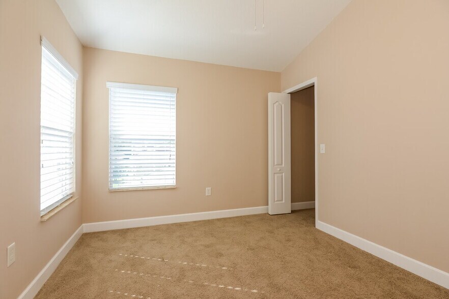 Building Photo - 7830 Grasmere Dr