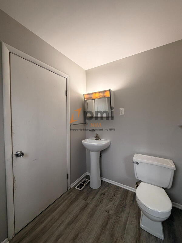 Building Photo - 325 Lahonda Dr