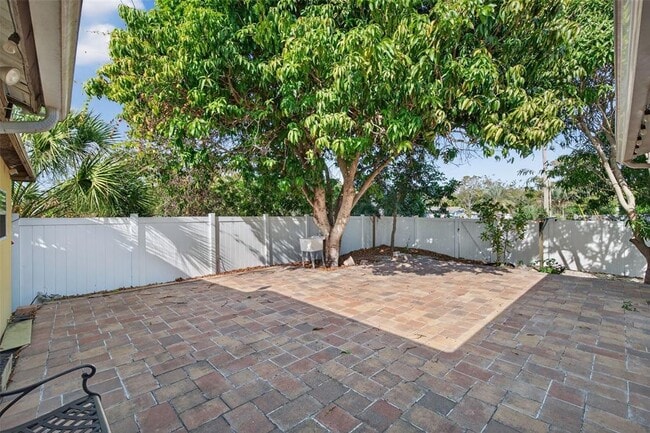 Building Photo - 5883 Darren Ct