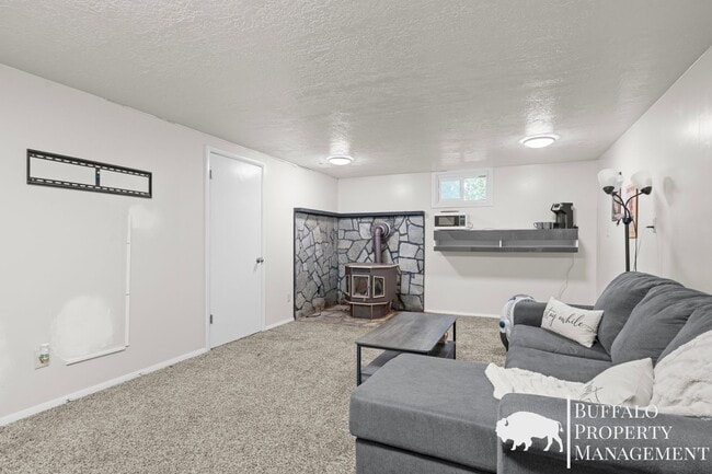 Building Photo - Charming Country Home on 2 Acres | 5 Bed | 3 Bath | Blackfoot, ID
