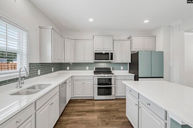 Building Photo - 728 Bustling Br Ln