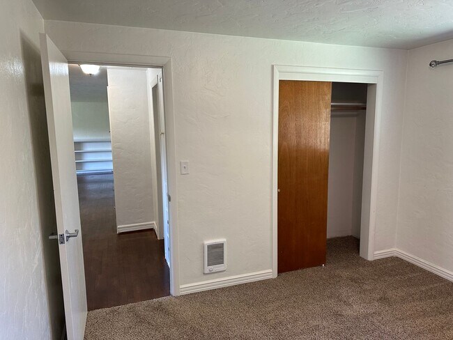 Building Photo - 4 bedroom, 1 bath Country Home for rent!  MOVE IN SPECIAL!