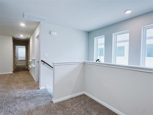 Building Photo - 330 Delaware Mountains Ter