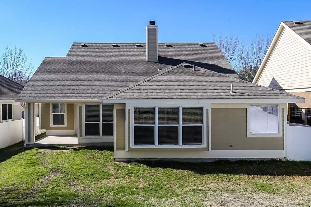 Building Photo - 409 Creekview Dr