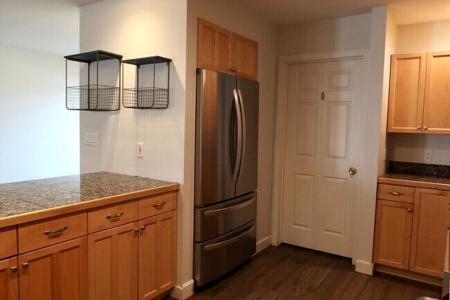 Building Photo - Beautifully Renovated 3 Bed 2 Bath on 17th Av South of Northern