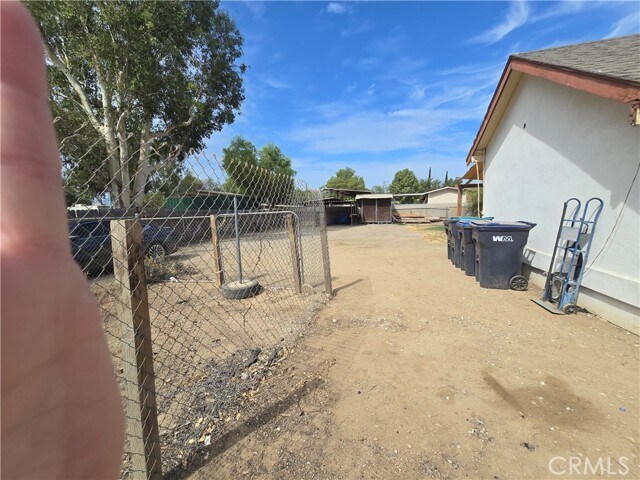 Building Photo - 4728 Hillside Ave