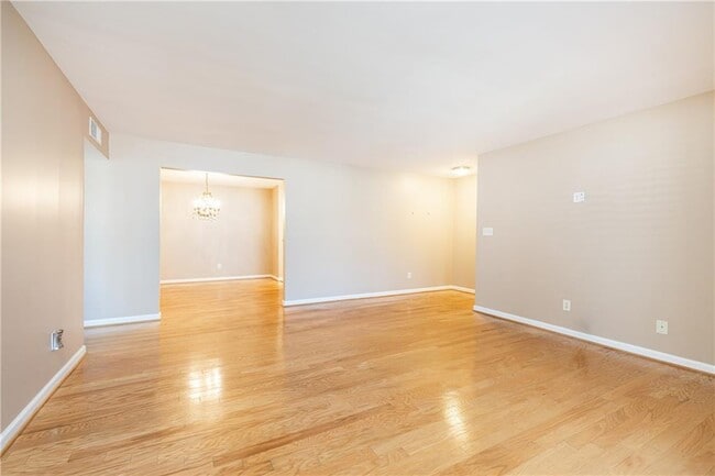 Building Photo - 1468 Briarwood Rd NE