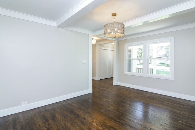 Building Photo - 4N150 5th Ave