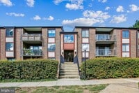 Building Photo - 9712 Kingsbridge Dr