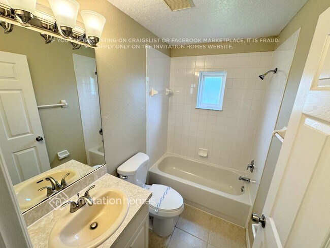 Building Photo - 5816 33rd Dr E