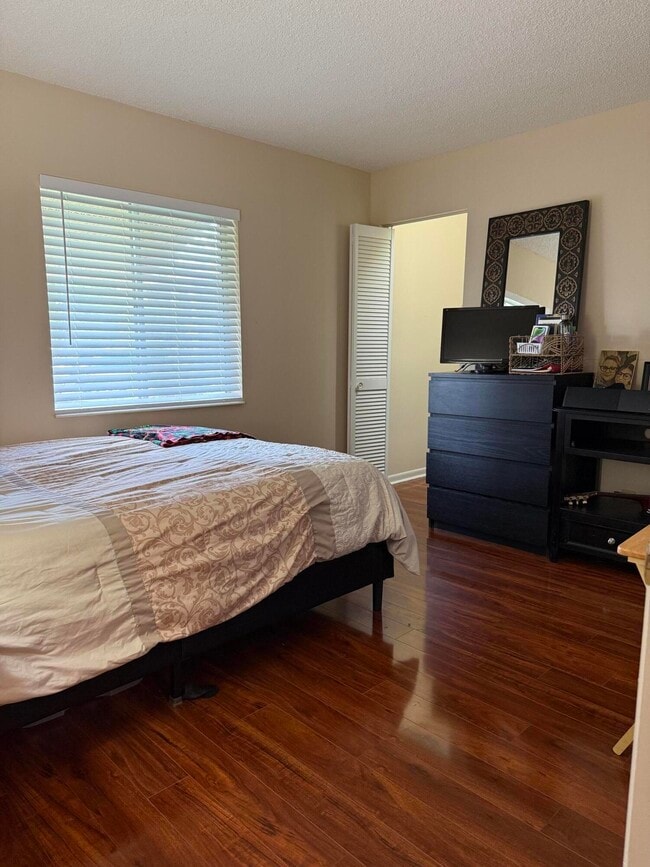 Building Photo - 329 Knotty Pine Cir