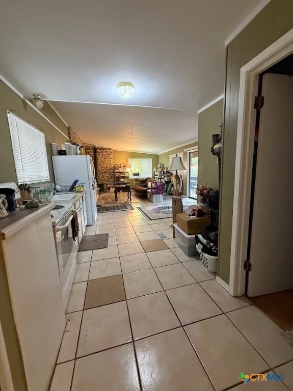 Building Photo - 827 Contour Dr