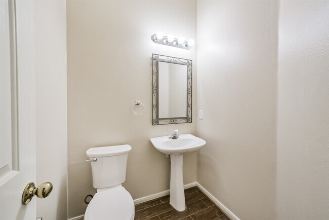 Building Photo - 17515 Fairgrove Park Dr