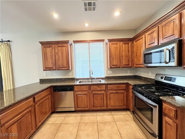 Building Photo - 6164 Bridgeport Hills Ave