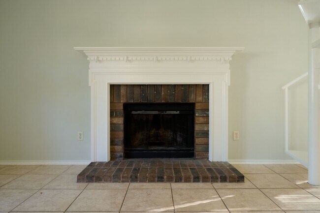 Building Photo - 5838 N Magazine Cir