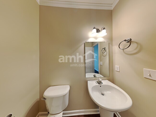 Building Photo - 15674 Birkdale Commons Pky