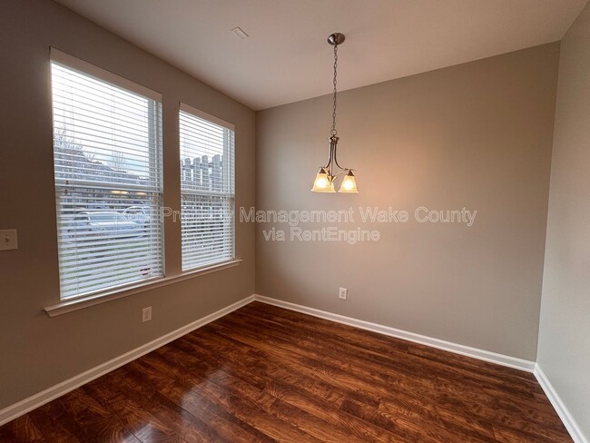 Building Photo - 330 Carthage Ct