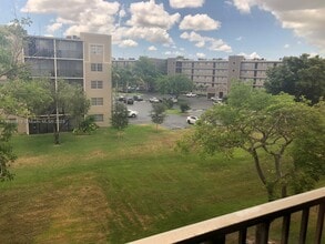 Building Photo - 8550 N Sherman Cir