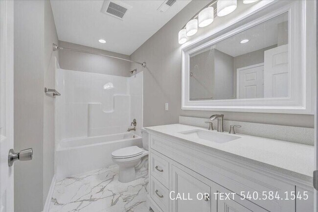 Building Photo - 1424 Varnell Ave NE