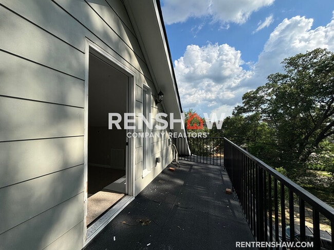 Building Photo - 59 N Willett St