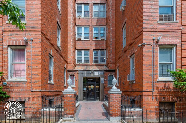 Building Photo - 111 E 21st St