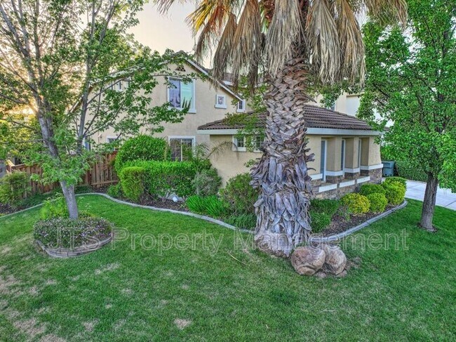 Building Photo - 2040 San Esteban Cir