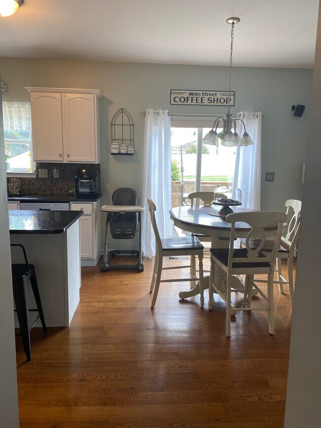 Building Photo - 30 Millbrook Court