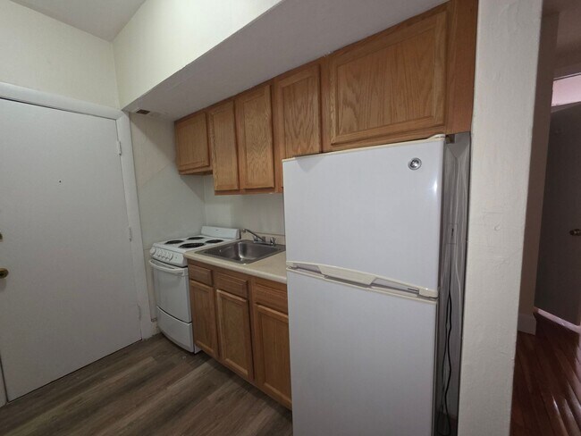 Building Photo - No Brokers Fee, No Security Deposit,  Heat, Hot Water Included, Elevator, Laundry, Parking for Rent