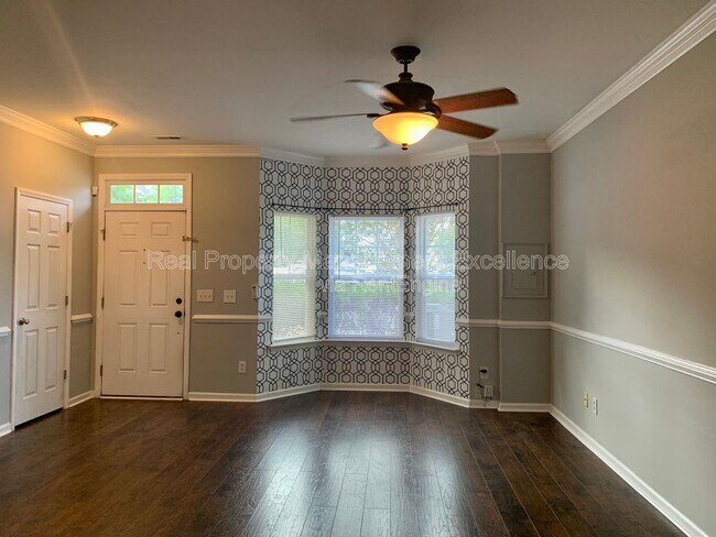 Building Photo - 330 Gilman Ln