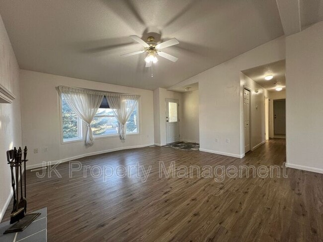 Building Photo - 2516 15th St S