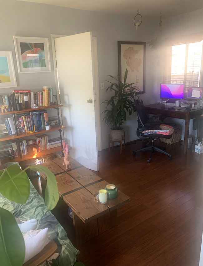 Living Room-Sustainable bamboo wood flooring - 2810 Winter St