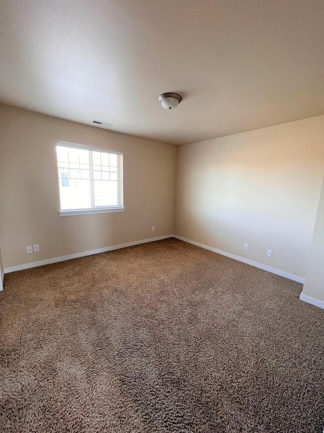 Building Photo - 8861 W Pine Valley Ln